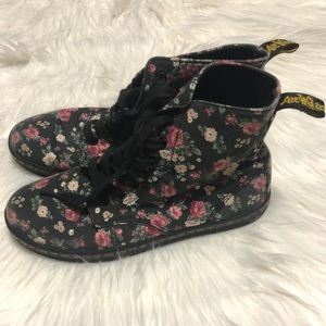 Doc Marten “Air Wair” Floral Hackney Boots Sz 8